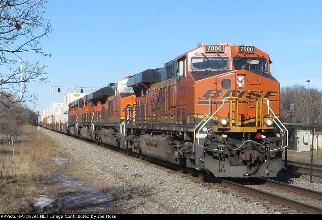 BNSF 7000 East